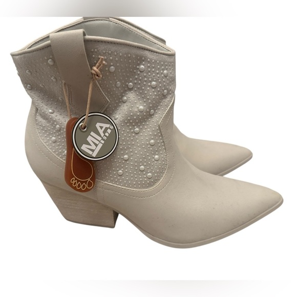 Mia Pearl western booties cream ivory size 7.5 new no box - Picture 1 of 6